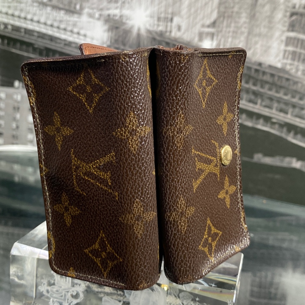 Authentic Vintage Louis Vuitton Monogram Elise Wallet - Picture 14 of 16